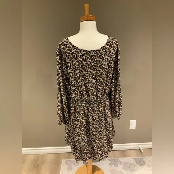 Black Floral Smocked Waist Midi Dress - Picture 2 of 2